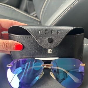 Diff woman’s sunglasses